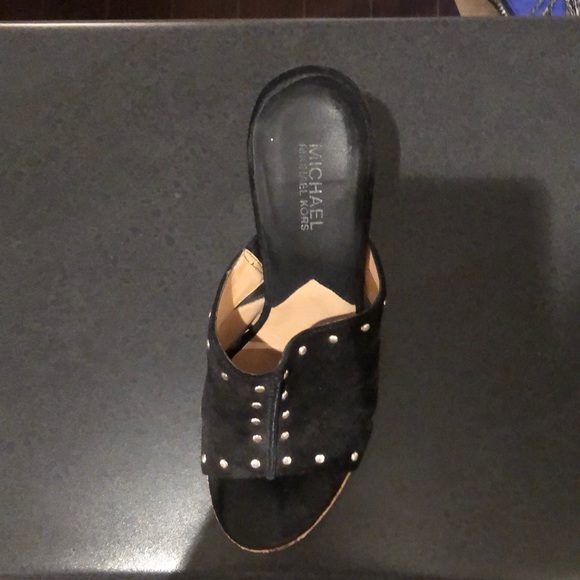 Shoes - Picture 3 of 4